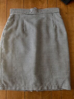 Black and White Houndstooth Pencil Skirt